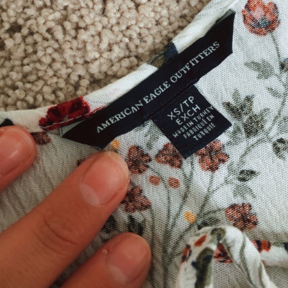 american eagle top - Picture 2 of 2